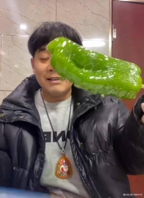南充网红杜潇吃瓜  第2张