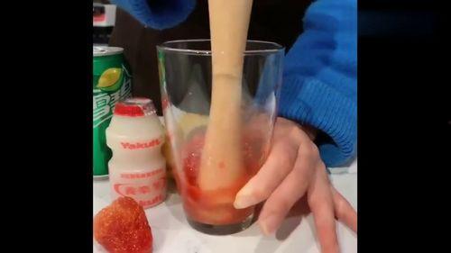 网红饮料爆料视频播放,爆款饮品背后的真相大起底 第2张 网红饮料爆料视频播放,爆款饮品背后的真相大起底 第2张