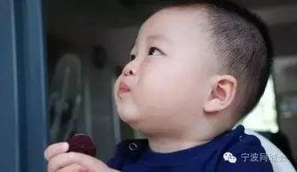 最新流口水爆料,最新明星恋情曝光，甜蜜瞬间引网友热议！