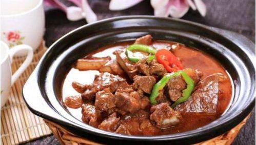 大厨爆料炖牛肉的秘方视频,炖牛肉的黄金秘方，口感醇厚，香气四溢！