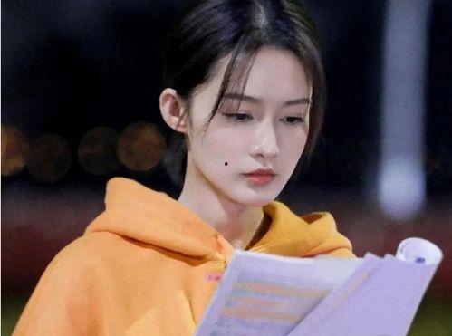 娱乐吃瓜君李沁是谁,娱乐圈的清新“吃瓜”女神  第3张