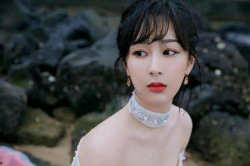 杨紫事件爆料人是谁呀视频,真相背后谁在暗中操作？