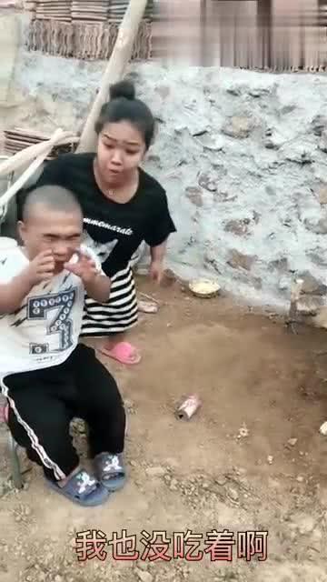 老公爆料老婆吃鸡腿视频,老婆偷吃鸡腿，甜蜜瞬间引网友热议