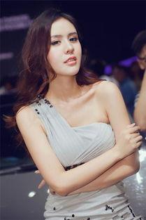 易阳最新爆料新闻报道图片,最新爆料新闻报道图片背后的真相  第1张